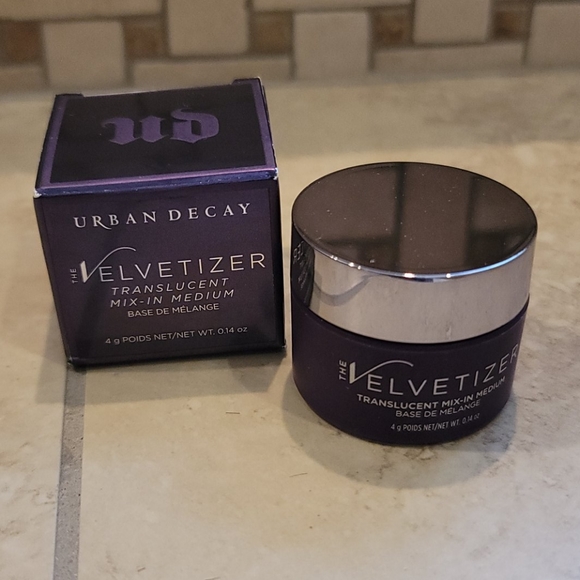 Urban Decay Velvetizer Translucent Mix in Medium - Picture 4 of 5